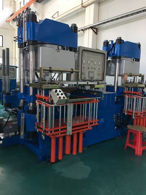 Çift Masa 250 Ton Klem Kuvveti Vakum Sıkıştırma Kalıplama Makinesi 2 Pompa