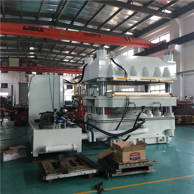 Çin Fabrikası Doğrudan Satış 500 Ton Klem Gücü Büyük Tabak Boyutu 1x1m Büyük Boyutlu Kauçuk Parçaları İçin Vulkanlaştırma Makinesi